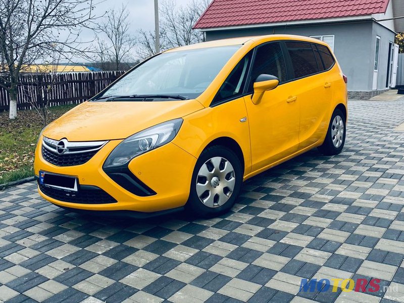 2016' Opel Zafira photo #2