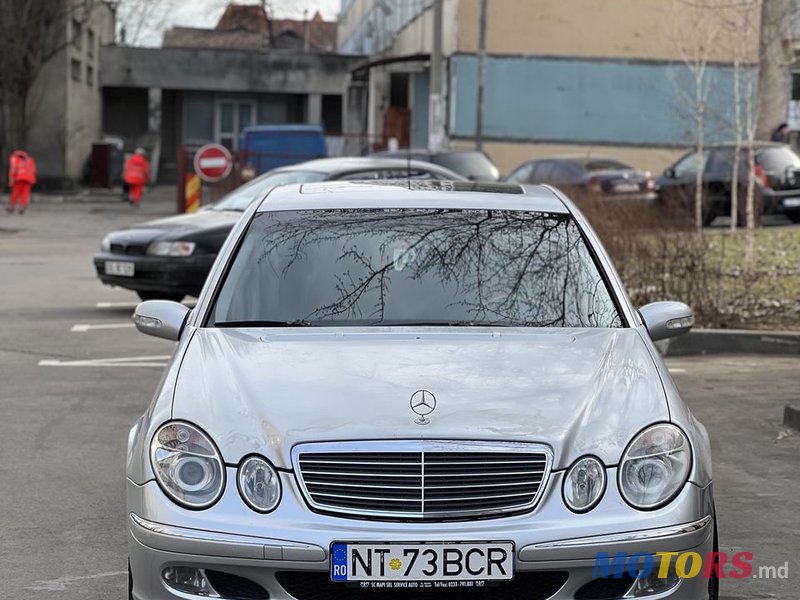 2003' Mercedes-Benz E Класс photo #2