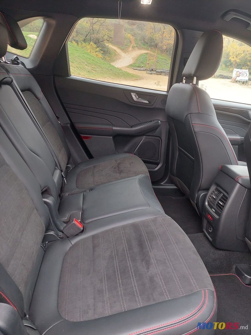 2022' Ford Kuga photo #3