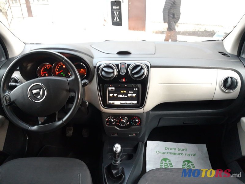 2012' Dacia Lodgy photo #2