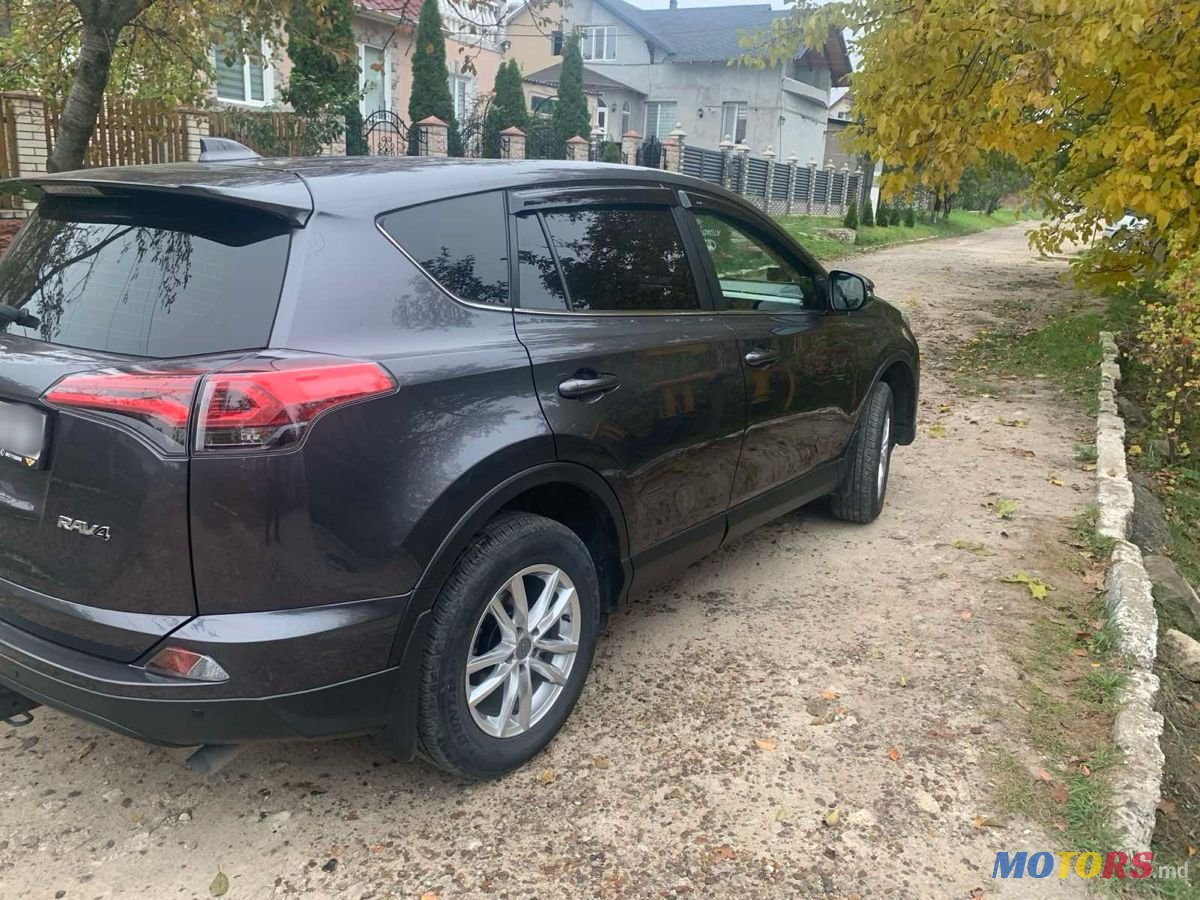 2017' Toyota RAV4 photo #6