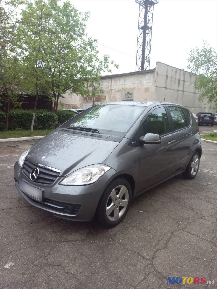 2011' Mercedes-Benz A-Class photo #2