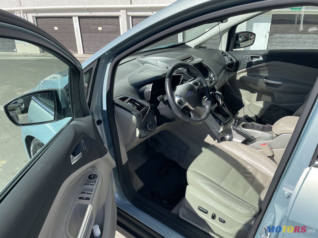 2012' Ford C-MAX photo #6