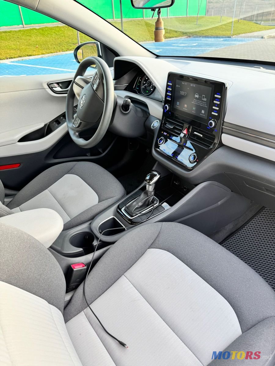 2020' Hyundai Ioniq photo #4