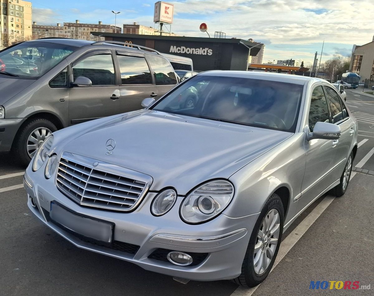 2008' Mercedes-Benz E-Class photo #2