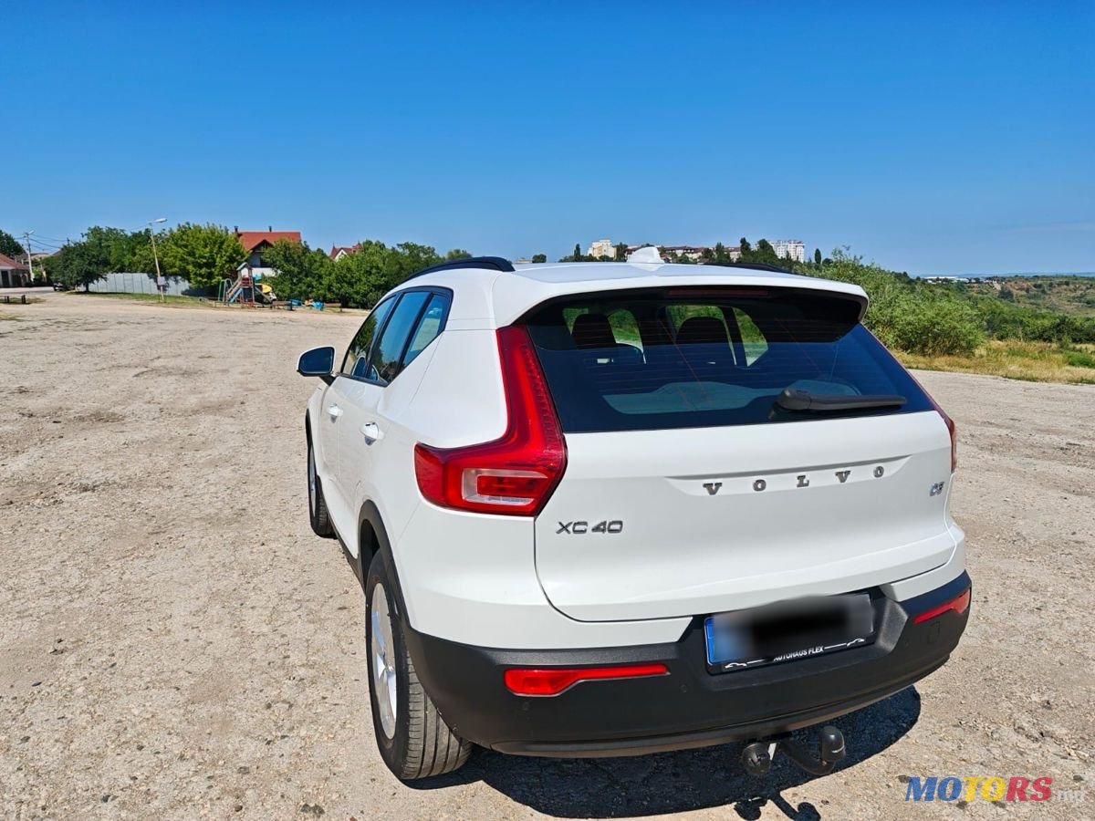 2020' Volvo XC40 photo #4