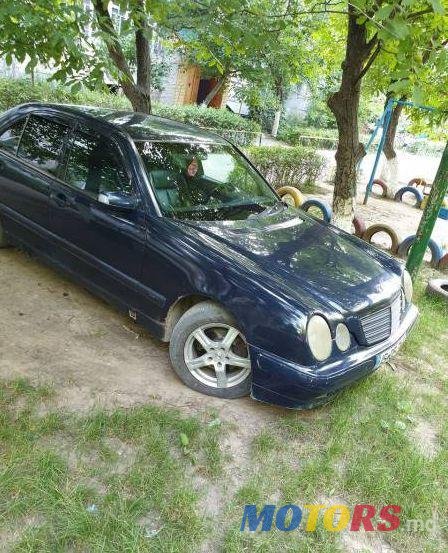 2000' Mercedes-Benz E photo #1