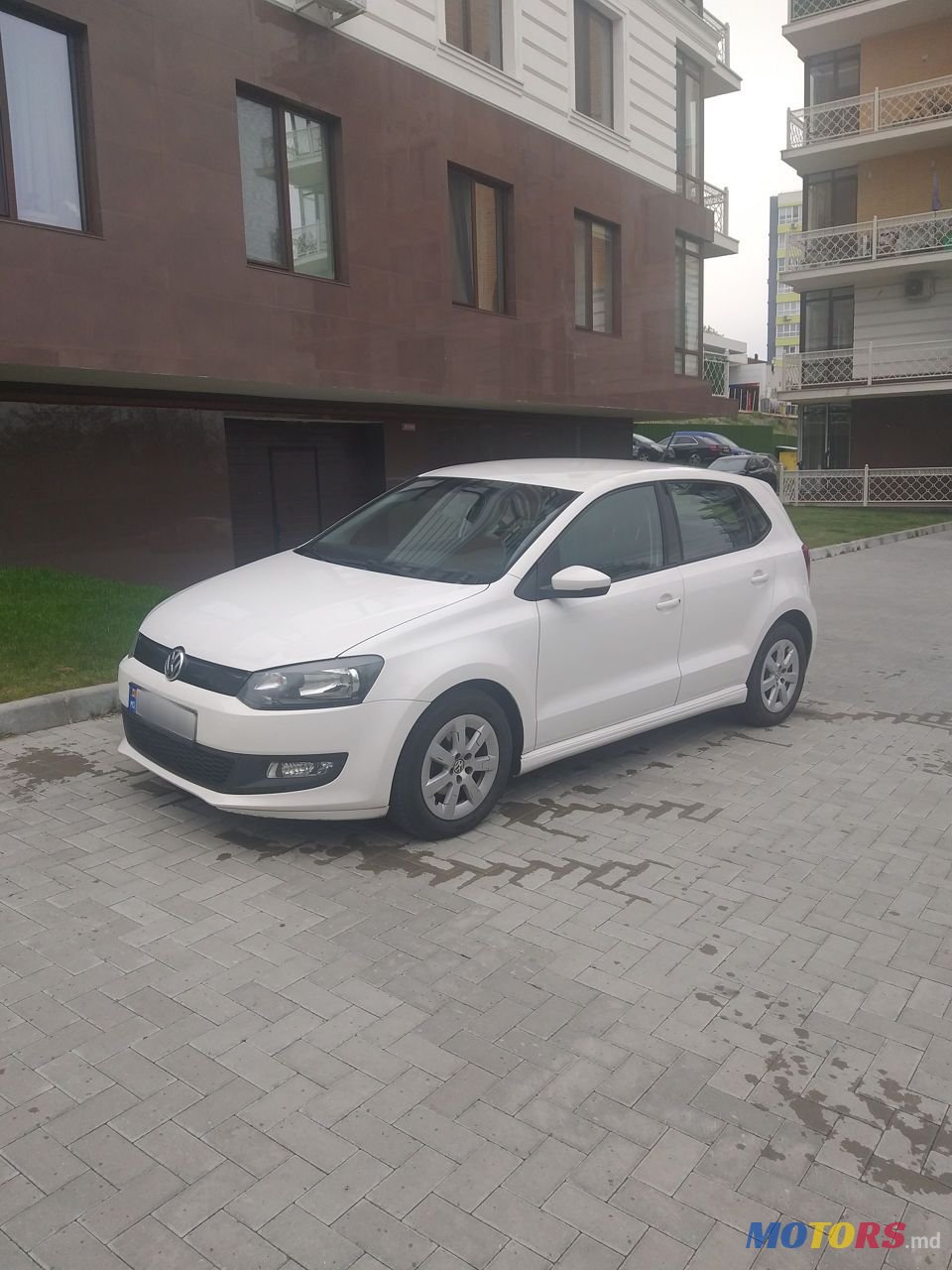 2013' Volkswagen Polo photo #1