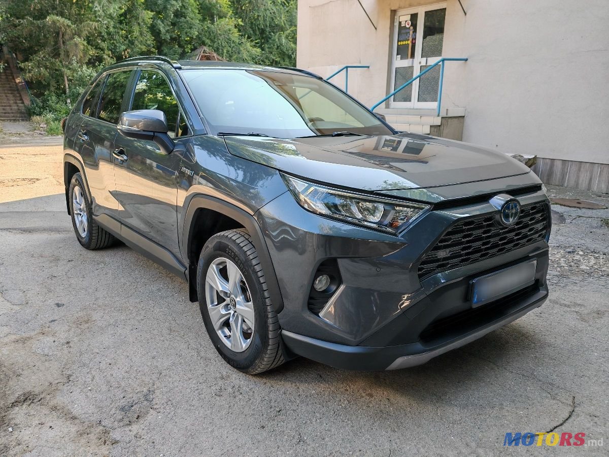 2020' Toyota RAV4 photo #2