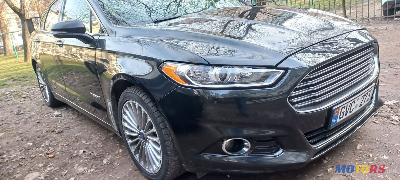 2012' Ford Fusion photo #2