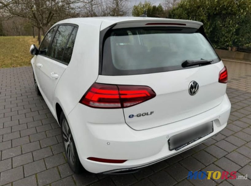 2020' Volkswagen Golf photo #3