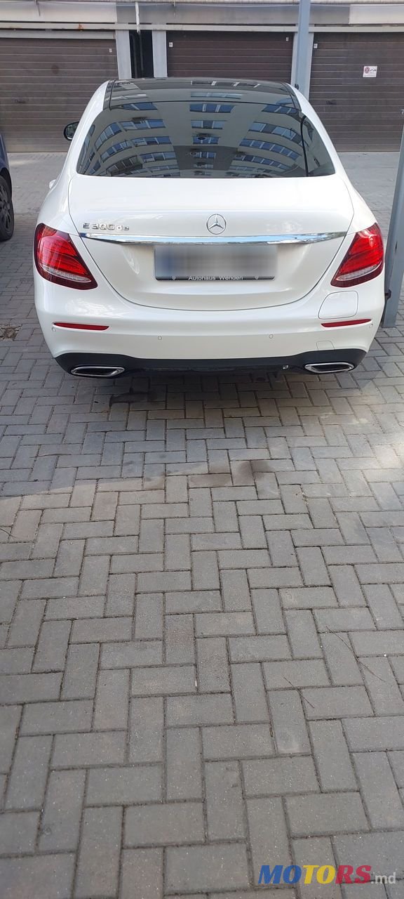 2019' Mercedes-Benz E-Class photo #4