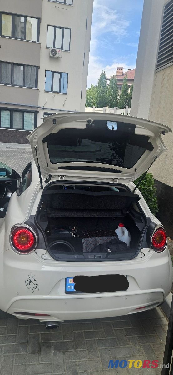 2011' Alfa Romeo MiTo photo #5