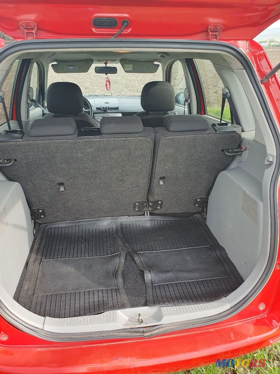 2004' Mazda 2 photo #5