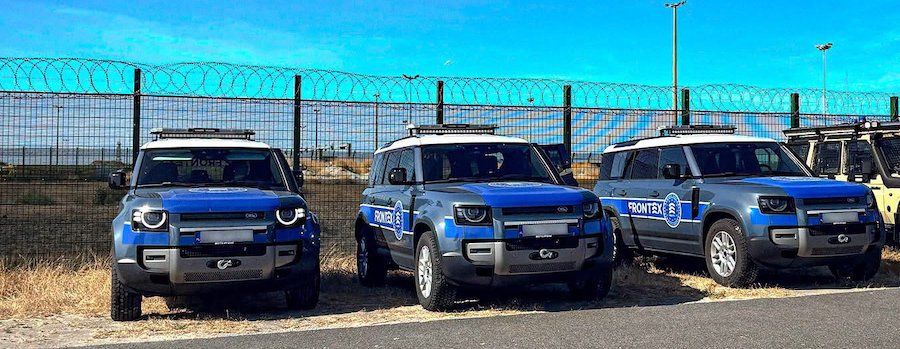 Cele mai tari mașini din parcul Poliției de Frontieră – șase noi Land Rover Defender