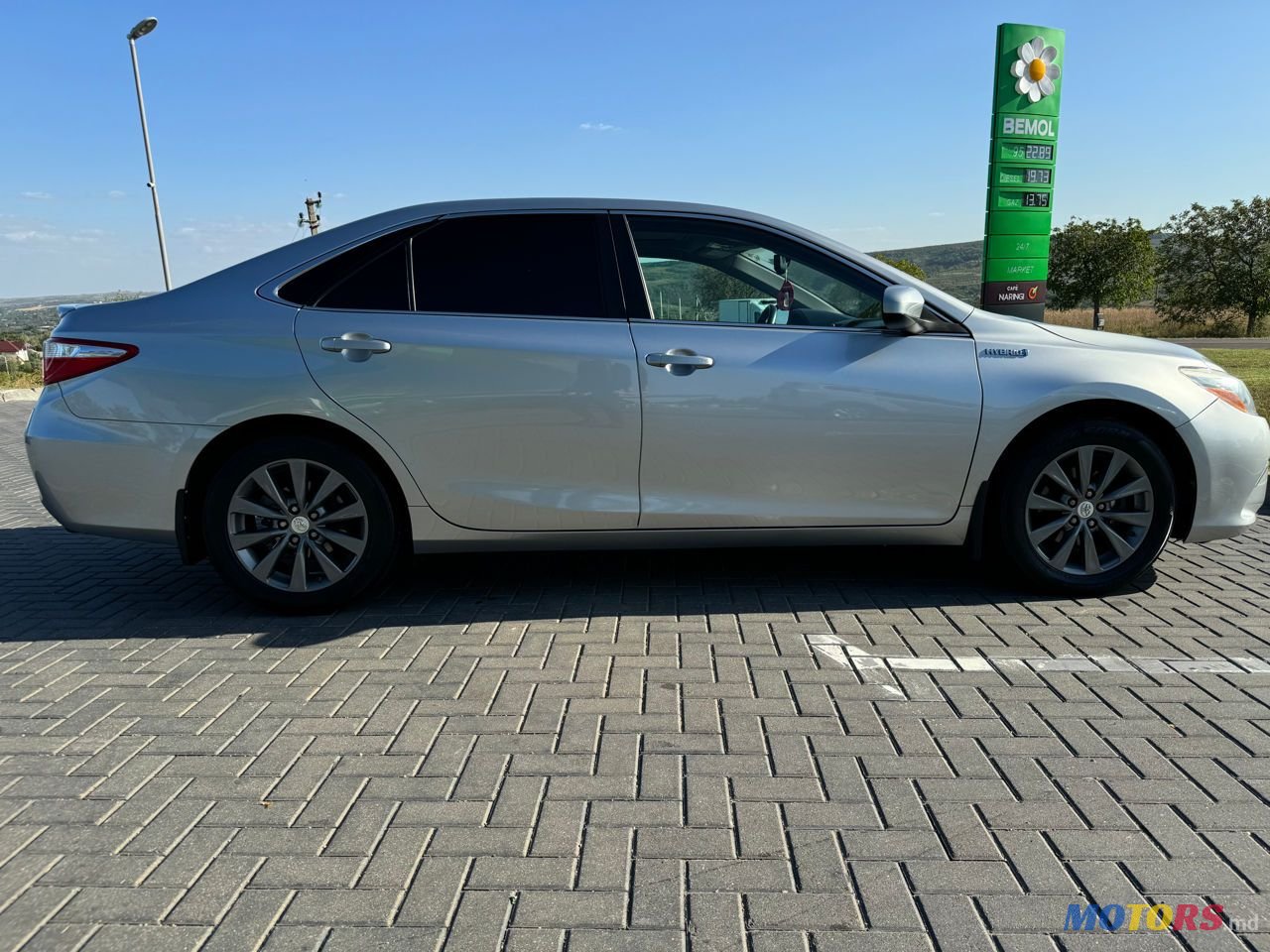 2015' Toyota Camry photo #3