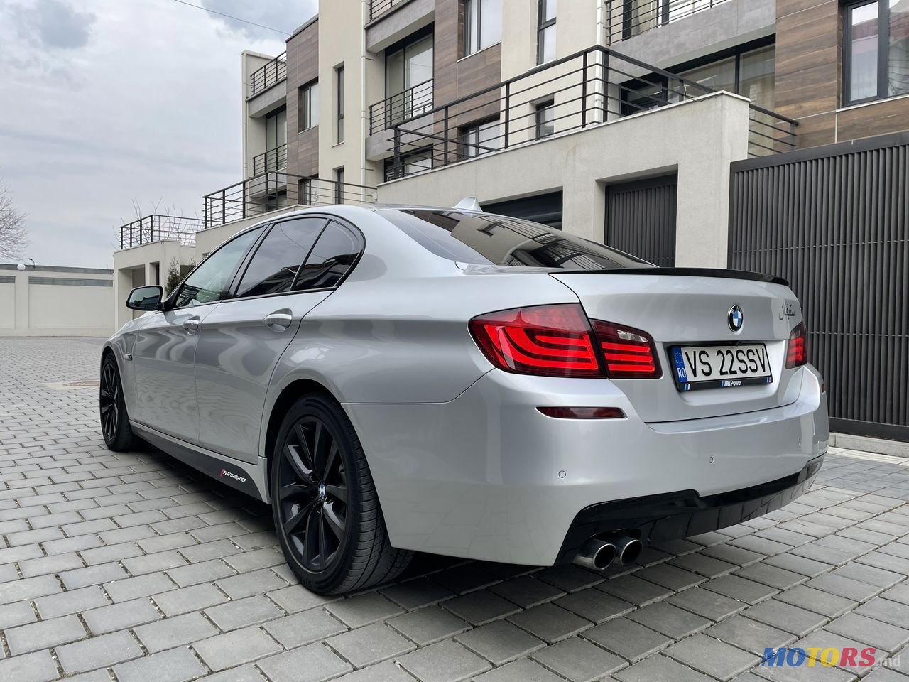 2010' BMW 5 Series photo #2