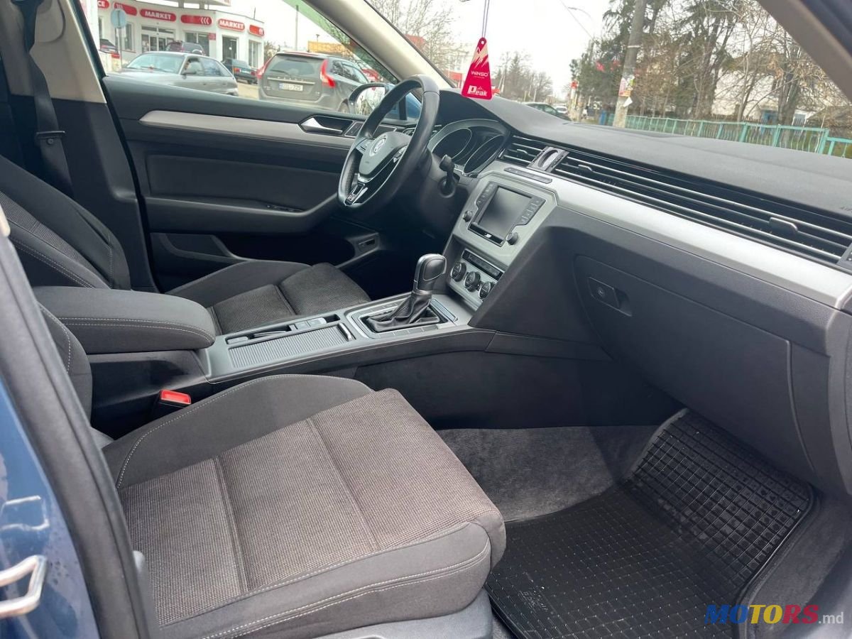 2016' Volkswagen Passat photo #3