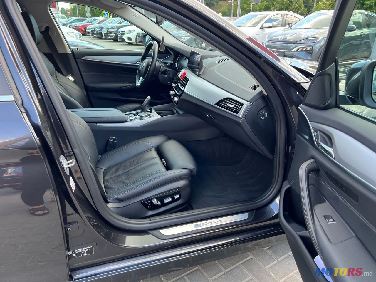 2018' BMW 5 Series photo #6