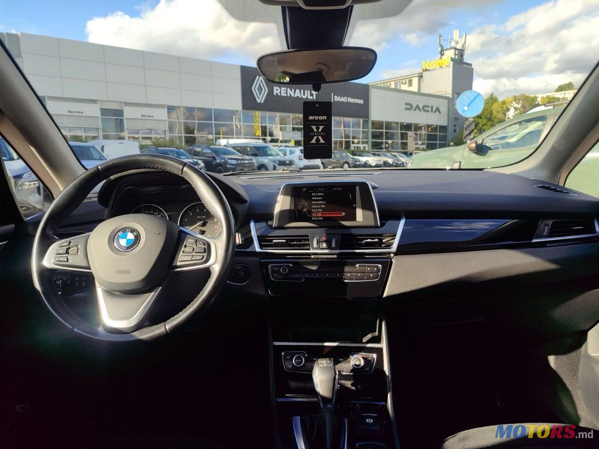 2016' BMW 2 Series Active Tourer photo #6