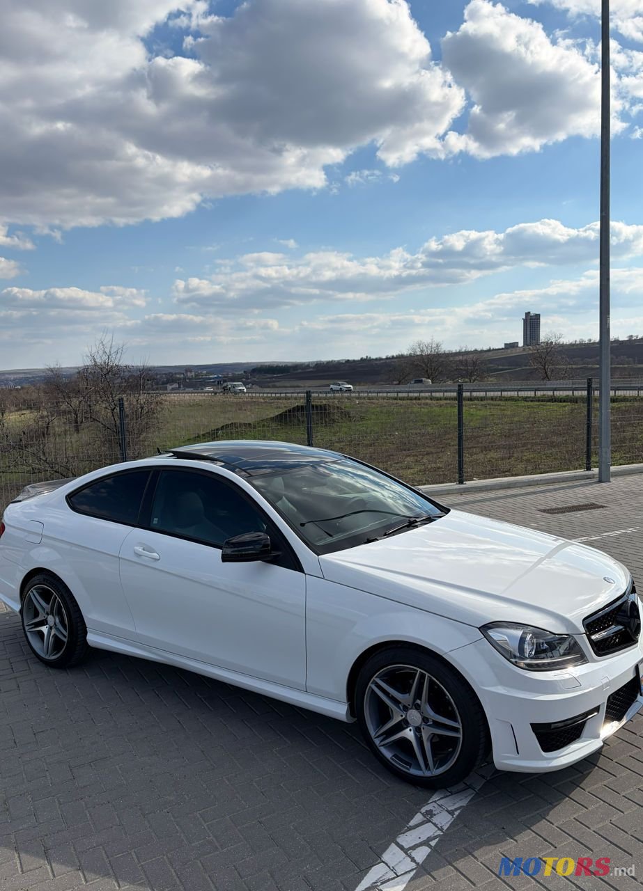 2014' Mercedes-Benz C-Class Coupe photo #5