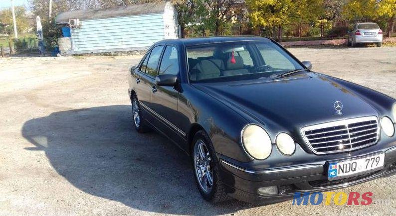 2002' Mercedes-Benz E photo #2