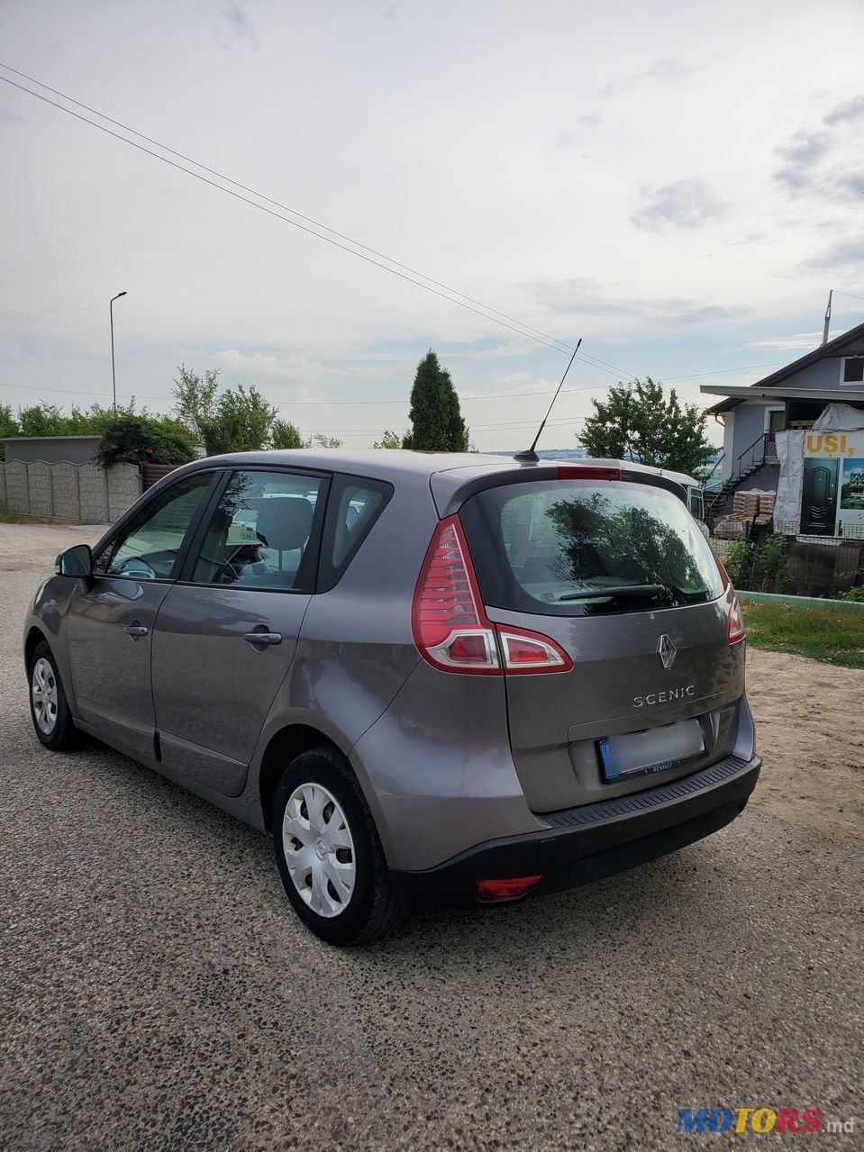 2010' Renault Scenic photo #4