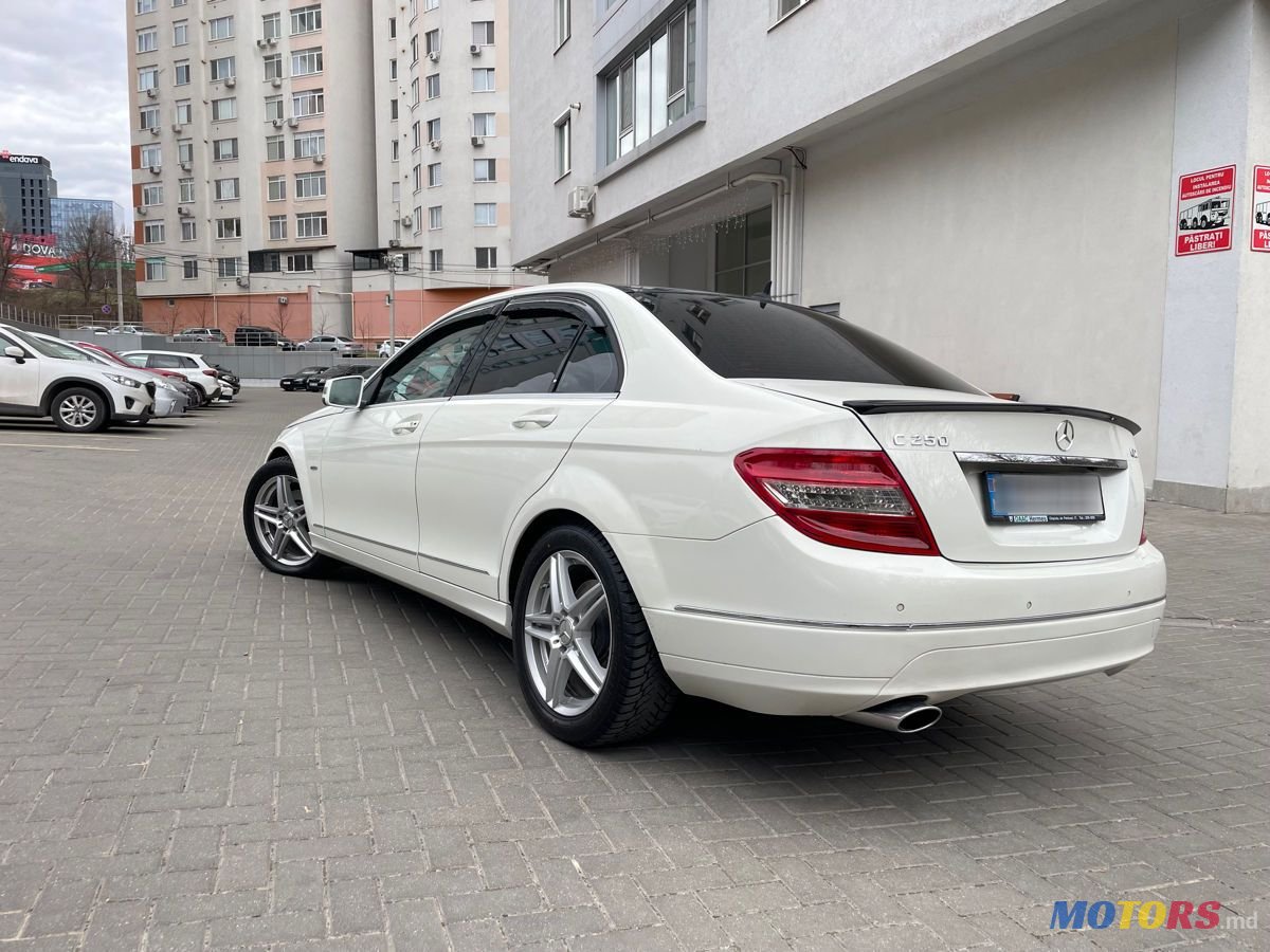 2010' Mercedes-Benz C Класс photo #3