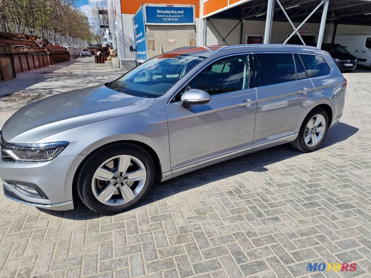 2020' Volkswagen Passat photo #4