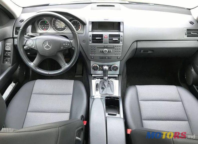 2011' Mercedes-Benz C photo #2