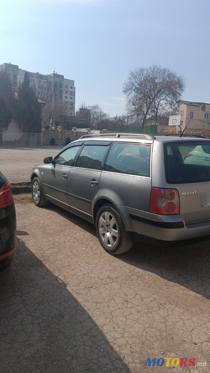 2003' Volkswagen Passat photo #3