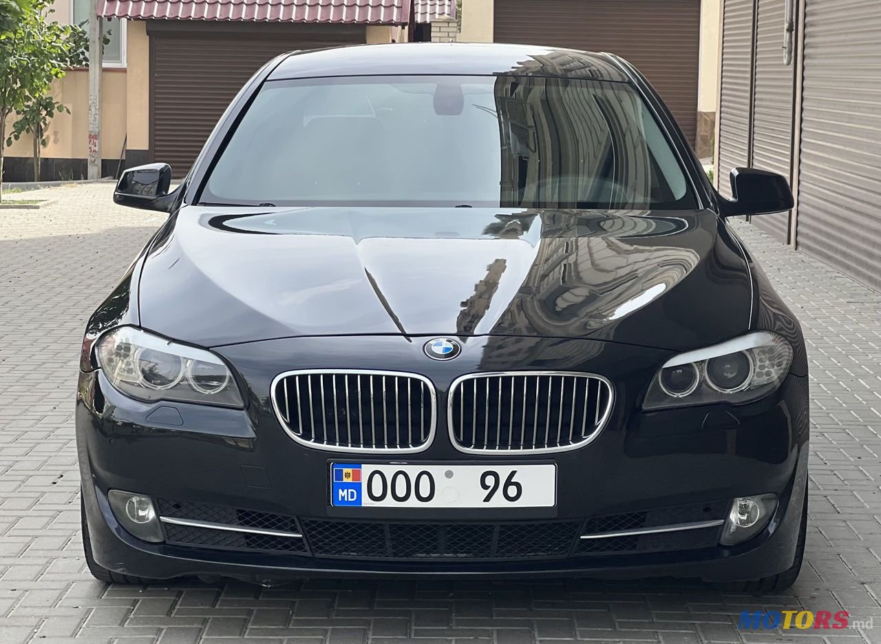 2011' BMW 5 Series photo #3