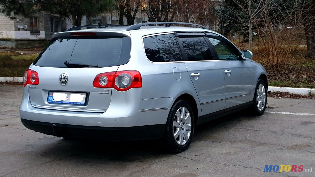 2009' Volkswagen Passat photo #5