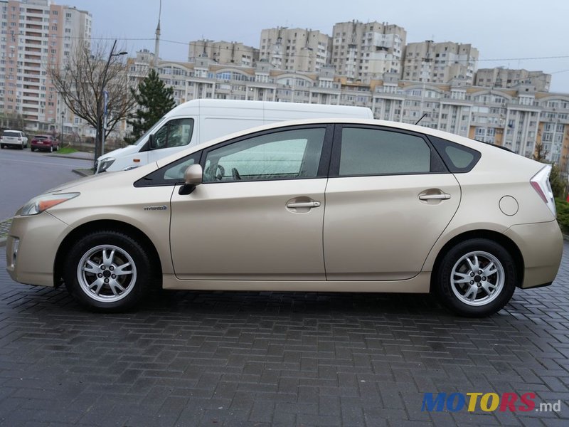 2010' Toyota Prius photo #3