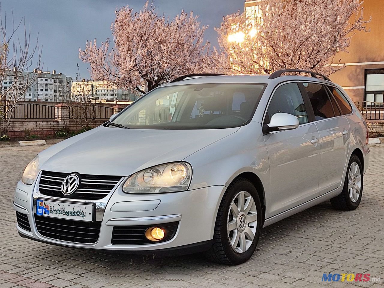 2008' Volkswagen Golf photo #2