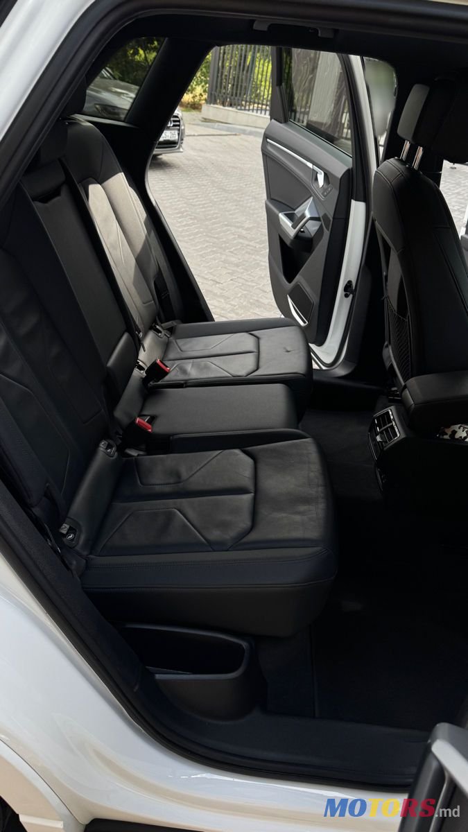 2019' Audi Q3 photo #5