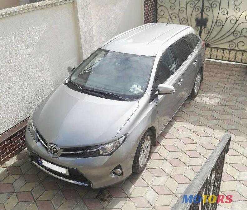 2014' Toyota Auris photo #1