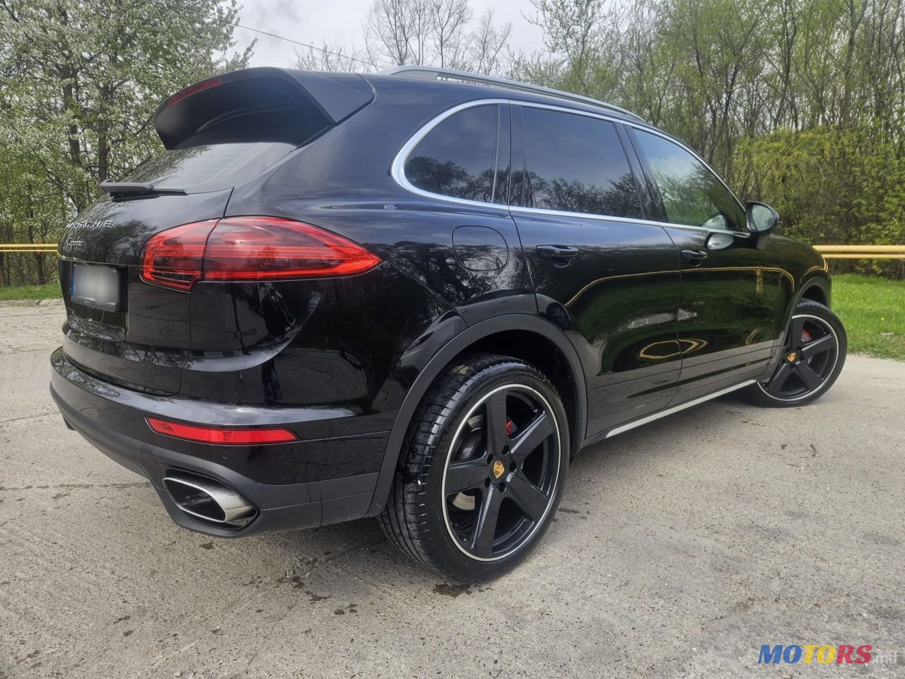 2015' Porsche Cayenne photo #2