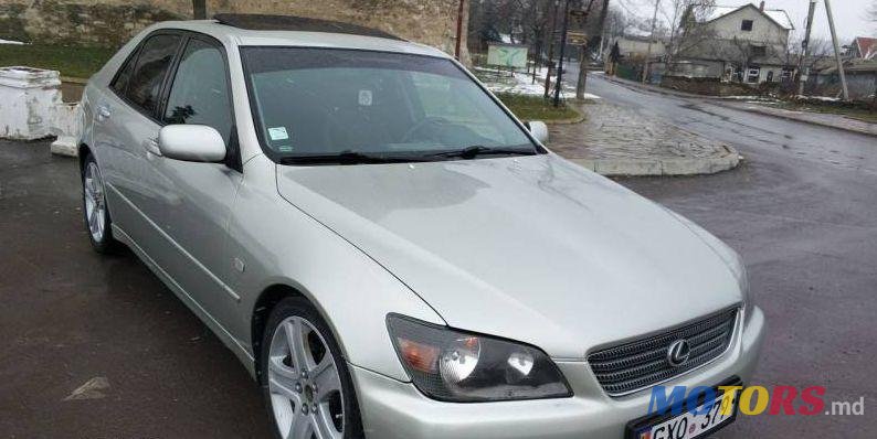 2000' Lexus IS photo #1