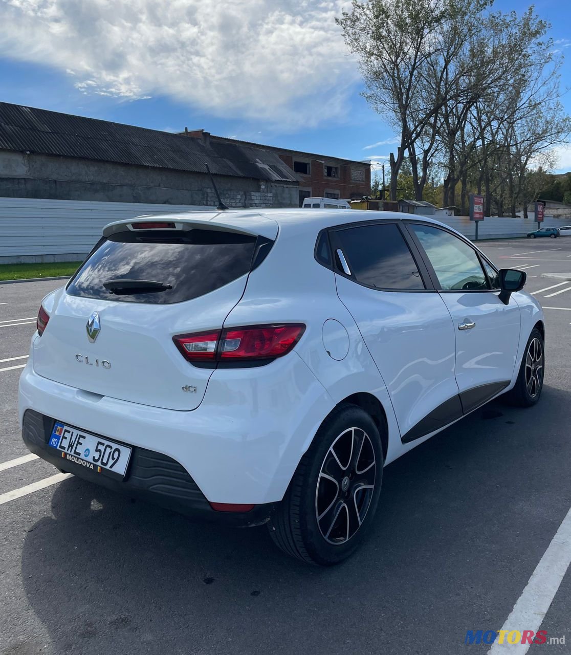 2014' Renault Clio photo #2