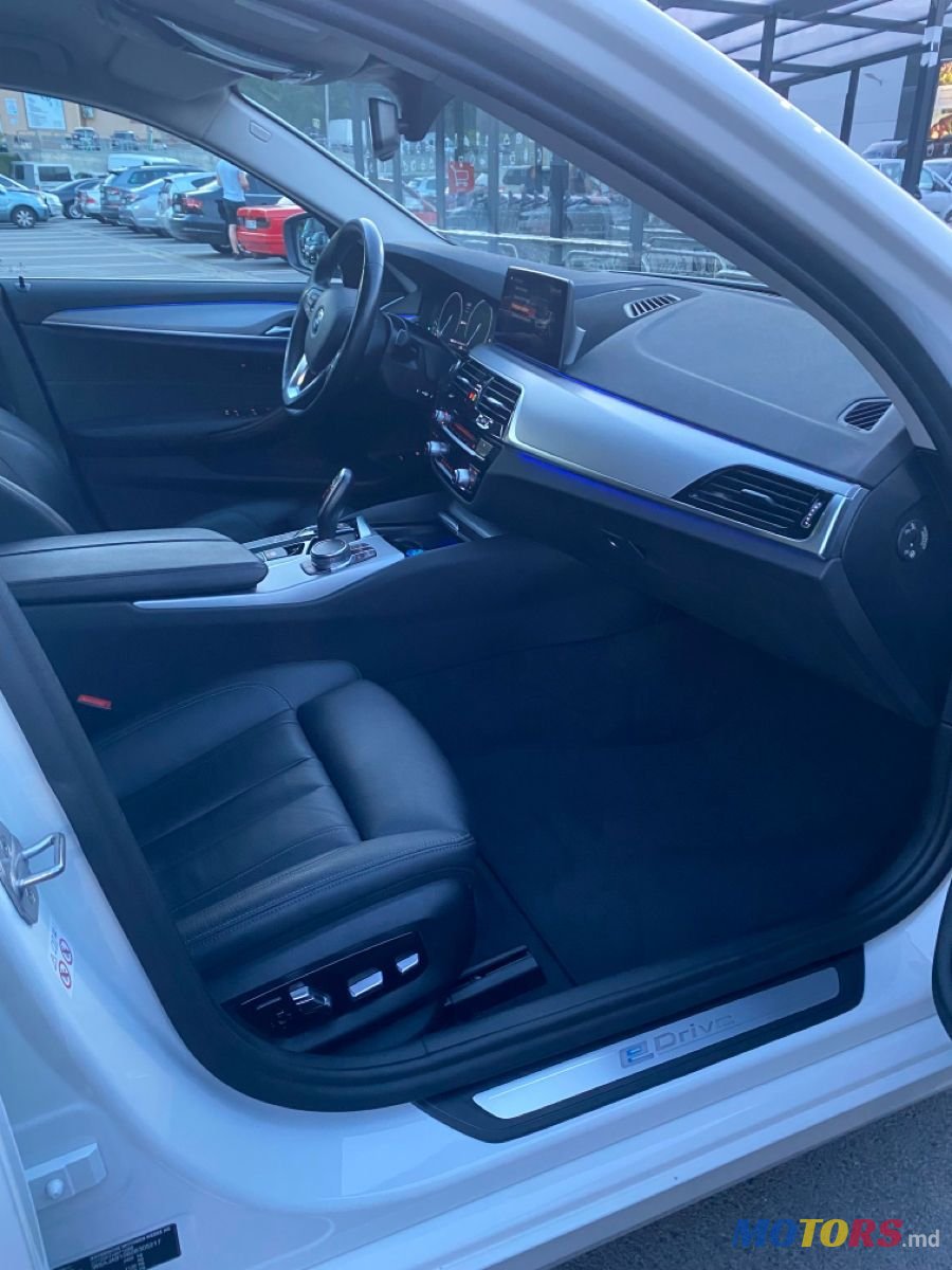 2018' BMW 5 Series photo #2