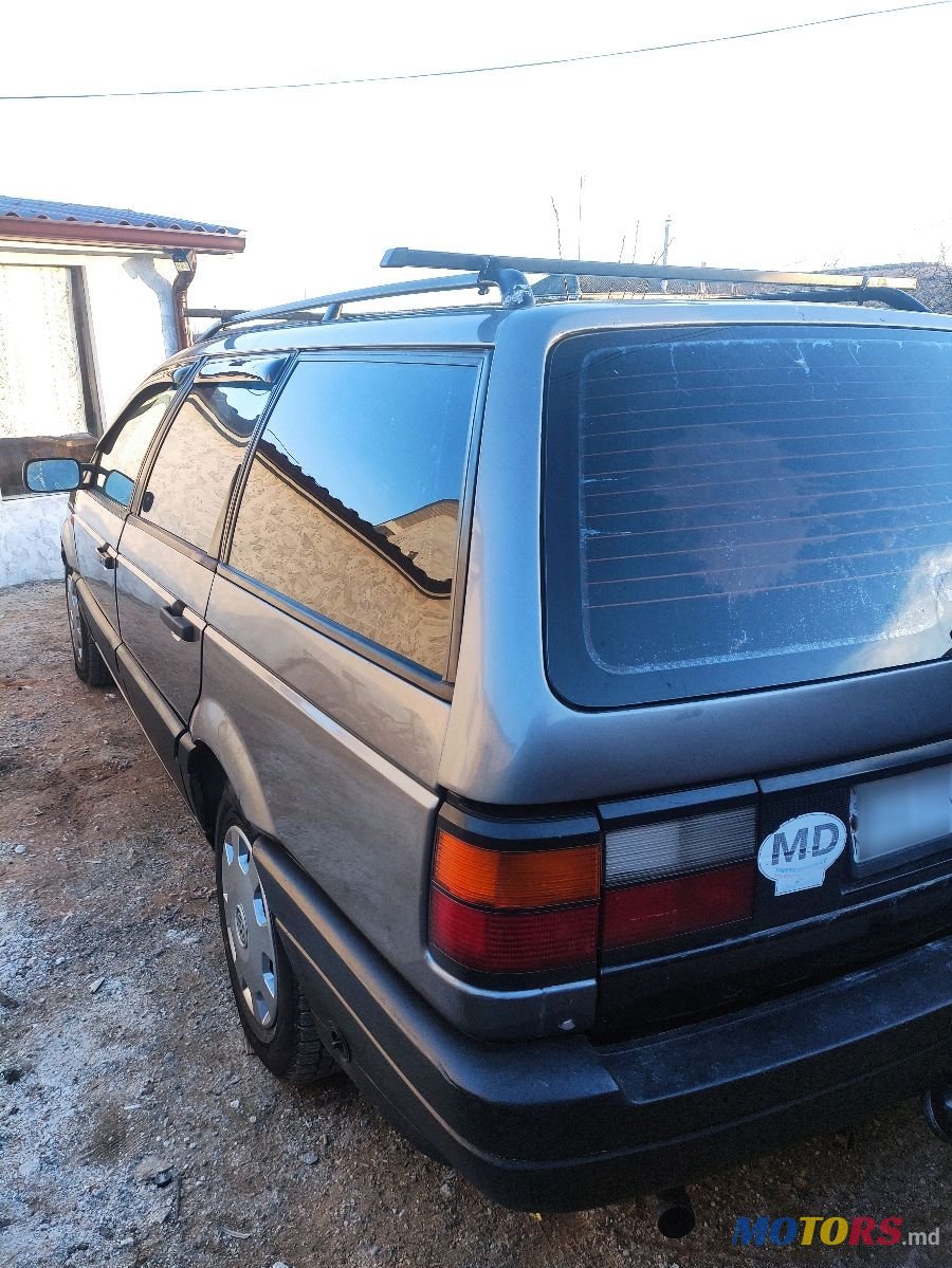 1993' Volkswagen Passat photo #2