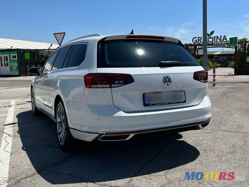 2020' Volkswagen Passat photo #4