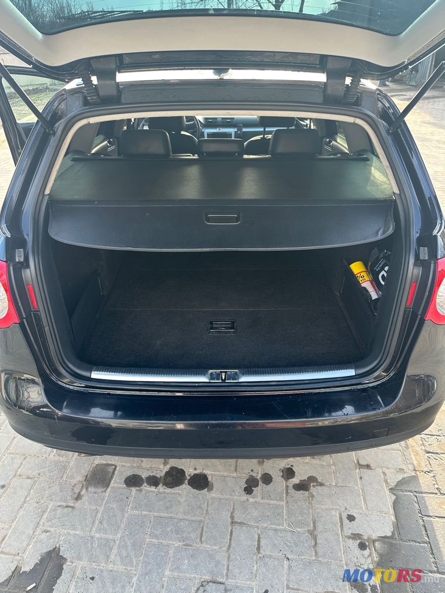 2007' Volkswagen Passat photo #6