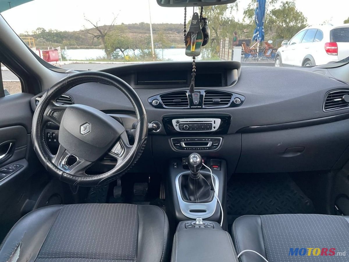 2013' Renault Grand Scenic photo #6