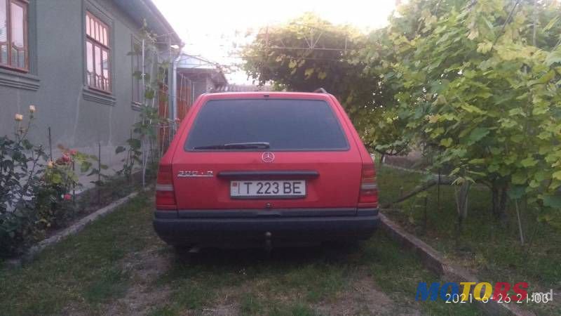 1986' Mercedes-Benz 124 photo #5