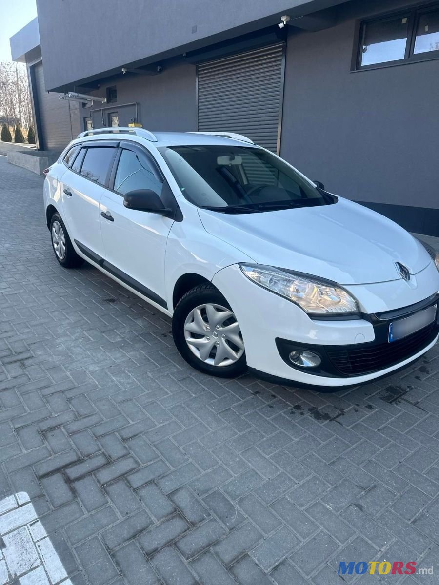 2012' Renault Megane photo #2