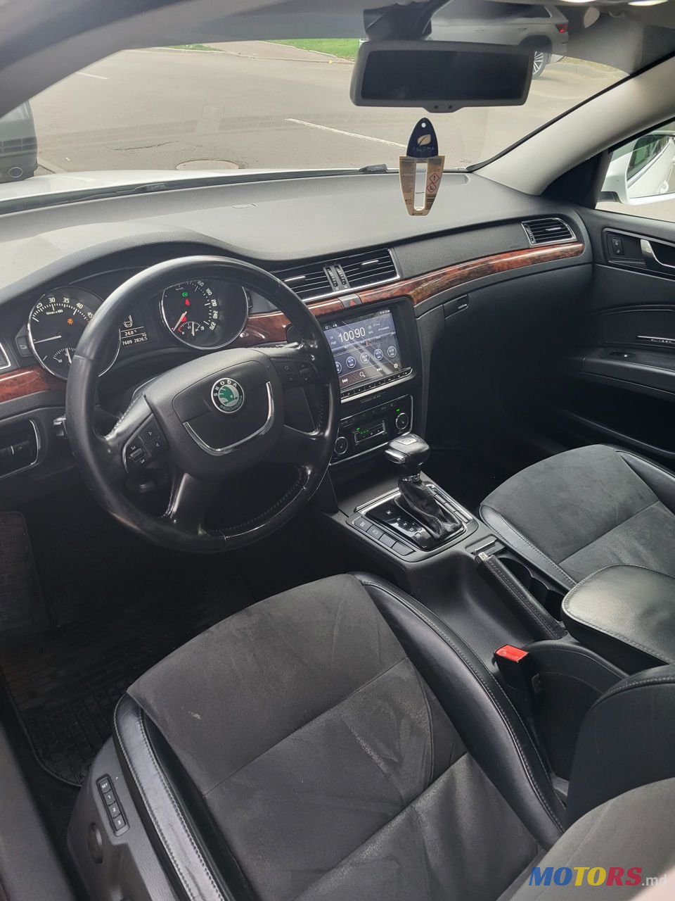 2009' Skoda Superb photo #5