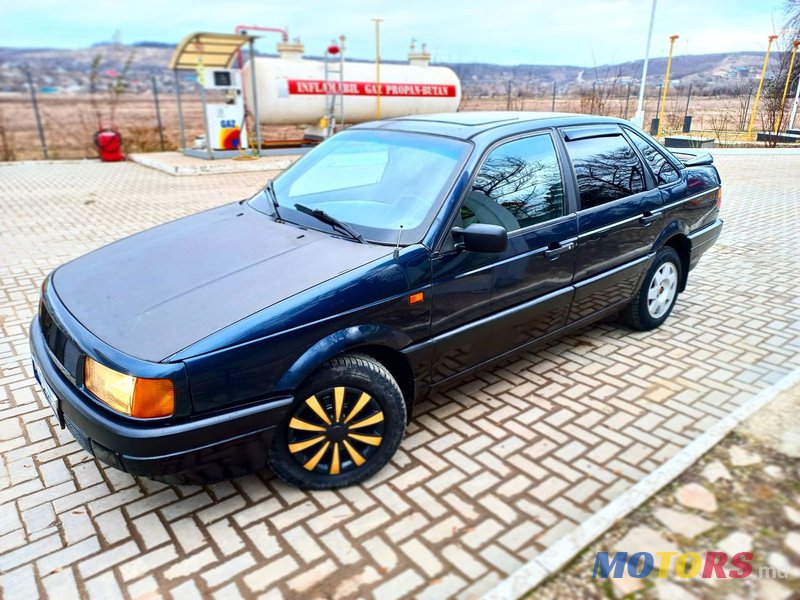 1993' Volkswagen Passat photo #2