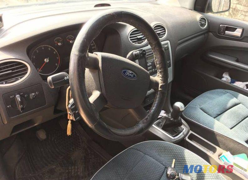 2006' Ford Focus photo #2